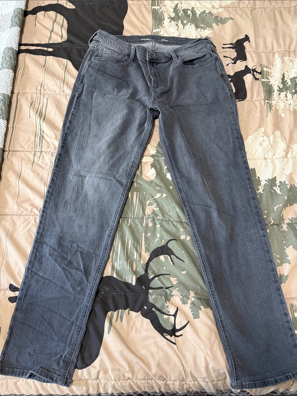 Old Navy Mid Rise Wow Boyfriend Jeans in faded black
